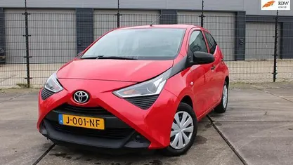 Occasion Toyota Aygo 72 PK (52 kW) 2020 Rood Hatchback