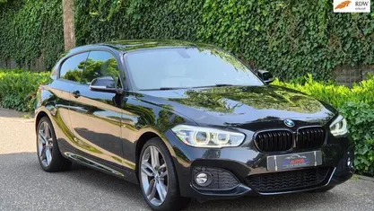 Occasion BMW 120 Executive 184 PK (135 kW) 2018 Zwart Hatchback