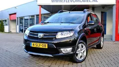 Zwart Gebruikt 2013 Dacia Sandero Lauréate Hatchback | € 7.850 (Eerlijke prijs)