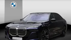 Gebruikt 2023 BMW M760e Exclusive Sedan | € 109.950 (Eerlijke prijs)