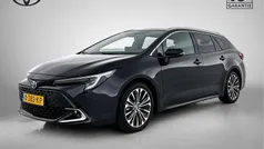 Zwart Gebruikt 2023 Toyota Corolla Edition Stationwagen | € 29.445 (Eerlijke prijs)