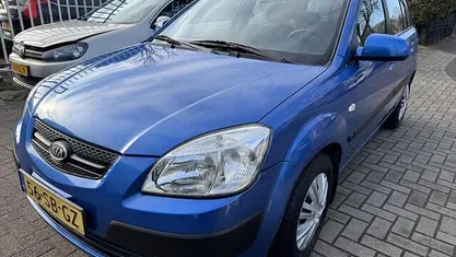 Occasion Kia Rio 97 PK (71 kW) 2005 Blauw Hatchback