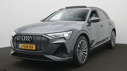Grijs Gebruikt 2020 Audi e-tron Basis SUV | € 32.995 (Eerlijke prijs)