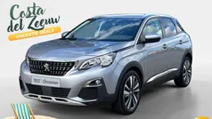 Gris artense (licht grijs) Gebruikt 2019 Peugeot 3008 Allure SUV | € 16.935 (Goede deal)