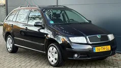 Zwart (metallic) Gebruikt 2006 Skoda Fabia Stationwagen | € 1.945 (Eerlijke prijs)