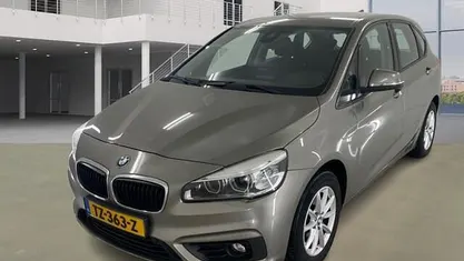 Grijs Gebruikt 2015 BMW 218 Executive Stationwagen | € 7.995 (Eerlijke prijs)