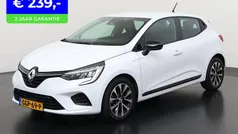 Wit Gebruikt 2023 Renault Clio V Techno Hatchback | € 18.795 (Eerlijke prijs)