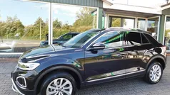Zwart Gebruikt 2023 VW T-Roc SUV | € 30.950 (Eerlijke prijs)