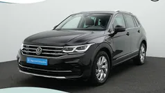 Zwart Gebruikt 2022 VW Tiguan Elegance SUV | € 32.900 (Goede deal)