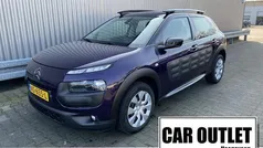 Paars, metallic lak Gebruikt 2017 Citroën C4 Cactus Business Class Hatchback | € 8.950 (Eerlijke prijs)