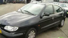 Zwart Gebruikt 1996 Renault Mégane Hatchback | € 650 (Super prijs)