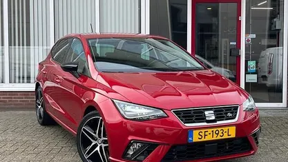 Rood (metallic) Occasion 2018 Seat Ibiza Business Hatchback | € 12.950 (Eerlijke prijs)