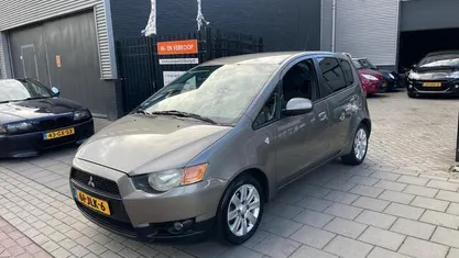 Occasion Mitsubishi Colt Edition 95 PK (69 kW) 2009 Grijs, metallic lak Hatchback