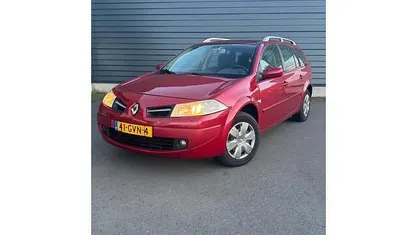 Rood Gebruikt 2008 Renault Mégane GrandTour Business Stationwagen | € 1.650 (Eerlijke prijs)
