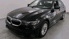 Zwart Gebruikt 2020 BMW 318 Sport Line Sedan | € 24.990 (Eerlijke prijs)