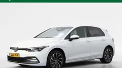 Gebruikt 2021 VW Golf VIII Style Hatchback | € 22.945 (Eerlijke prijs)