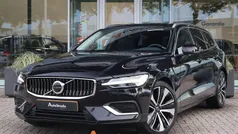 Zwart, metallic lak Gebruikt 2022 Volvo V60 Plus Stationwagen | € 27.500 (Super prijs)