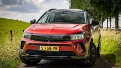Rood Gebruikt 2022 Opel Grandland X Ultimate SUV | € 25.940 (Eerlijke prijs)