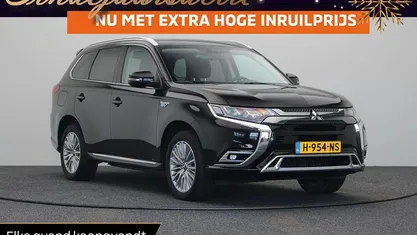Zwart Gebruikt 2020 Mitsubishi Outlander P-HEV SUV | € 22.940 (Eerlijke prijs)