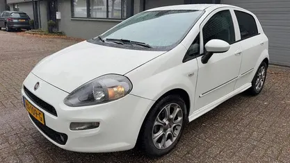 Gebruikt 2015 Fiat Punto Evo Lounge Hatchback | € 3.750 (Eerlijke prijs)