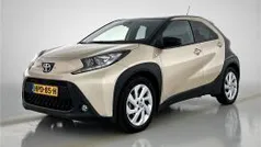 Bruin metallic Gebruikt 2022 Toyota Aygo Limited Hatchback | € 20.445 (Eerlijke prijs)