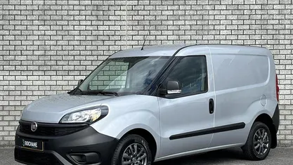 Grijs Gebruikt 2022 Fiat Doblò MPV | € 10.607 (Eerlijke prijs)