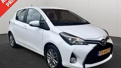 Wit Gebruikt 2015 Toyota Yaris Hatchback | € 11.990 (Eerlijke prijs)