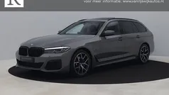Grijs, metallic lak Gebruikt 2022 BMW 520 Executive Stationwagen | € 37.500 (Eerlijke prijs)