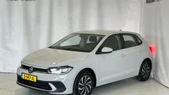 Grijs Gebruikt 2023 VW Polo Life Hatchback | € 19.799 (Goede deal)