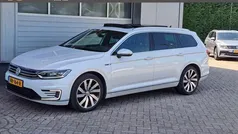 Wit Gebruikt 2015 VW Passat Highline Stationwagen | € 15.900 (Eerlijke prijs)