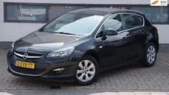 Zwart Gebruikt 2015 Opel Astra Edition Hatchback | € 6.750 (Super prijs)