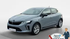 Grijs Gebruikt 2024 Renault Clio V Evolution Hatchback | € 22.835 (Eerlijke prijs)