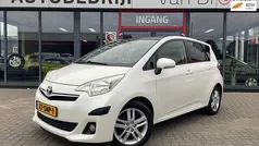 Wit Gebruikt 2012 Toyota Verso-S MPV | € 8.899 (Eerlijke prijs)