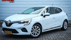 Wit Gebruikt 2020 Renault Clio V Intens Hatchback | € 14.780 (Eerlijke prijs)