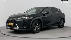 Zwart Gebruikt 2019 Lexus UX 250h SUV | € 27.950 (Eerlijke prijs)