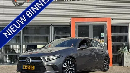 Grijs (metallic) Occasion 2021 Mercedes A180 Business Hatchback | € 22.850 (Goede deal)
