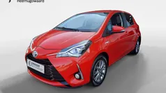 Rood Gebruikt 2020 Toyota Yaris Hybrid Hatchback | € 15.245 (Super prijs)
