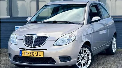 Beige Gebruikt 2008 Lancia Ypsilon Hatchback | € 2.450 (Eerlijke prijs)