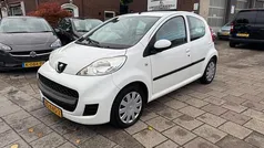 Wit Gebruikt 2010 Peugeot 107 Hatchback | € 2.699 (Eerlijke prijs)