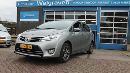 Grijs (metallic) Occasion 2013 Toyota Verso Business Edition MPV | € 11.950 (Super prijs)