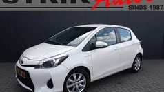 Wit Gebruikt 2014 Toyota Yaris Hatchback | € 14.389 (Eerlijke prijs)