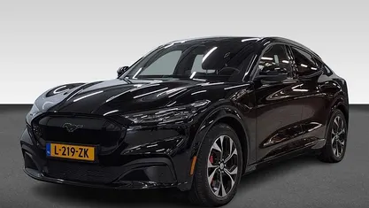 Zwart Gebruikt 2021 Ford Mustang Mach-E SUV | € 27.925 (Eerlijke prijs)