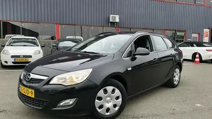 Occasion Opel Astra Edition 140 PK (102 kW) 2011 Zwart Stationwagen