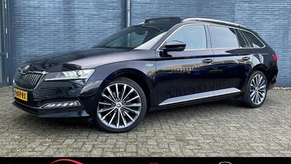 Occasion Skoda Superb LAURIN & KLEMENT 218 PK (160 kW) 2024 Blauw Stationwagen