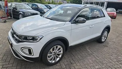 Gebruikt 2024 VW T-Roc Edition SUV | € 29.750 (Super prijs)