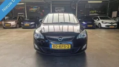 Zwart Gebruikt 2011 Opel Astra Cosmo Hatchback | € 4.750 (Eerlijke prijs)