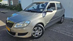 Beige Gebruikt 2013 Skoda Fabia Hatchback | € 4.399 (Eerlijke prijs)