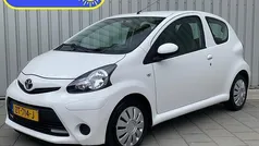 Gebruikt 2014 Toyota Aygo Hatchback | € 4.445 (Eerlijke prijs)