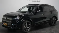 Zwart Nieuw 2025 VW Tiguan R-line Edition SUV | € 57.995 (Goede deal)
