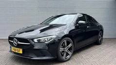 Zwart Gebruikt 2023 Mercedes CLA180 Luxury Sedan | € 34.900 (Eerlijke prijs)